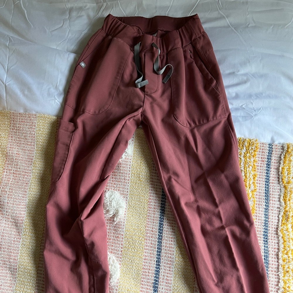 FIGS Mauve joggers XS/T
